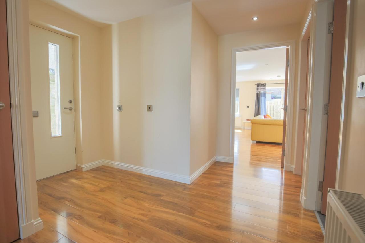Stylish Modern Newly Built Apartment 15 Min From City Centre EDI Exteriér fotografie